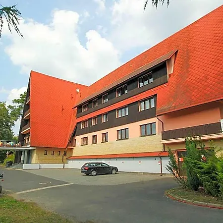 Hotel Laguna Slapy
